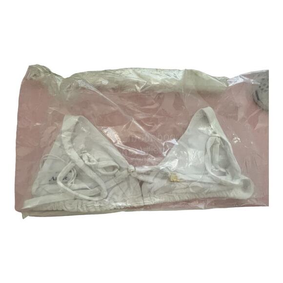 Andie White Bikini Set - Picture 4 of 4